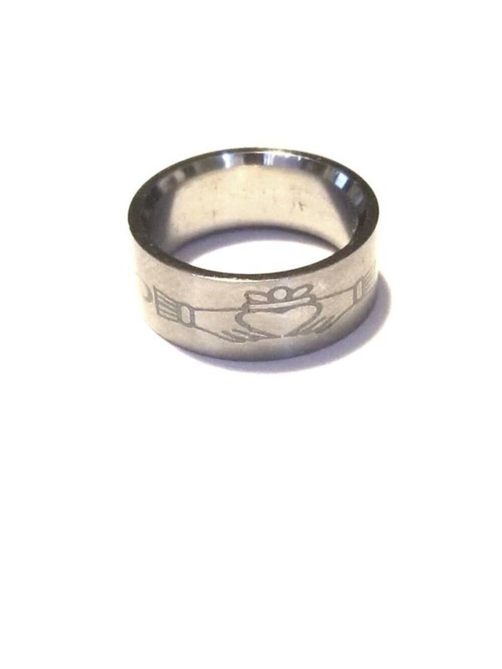 New Claddagh stainless‎ steel ring size 7